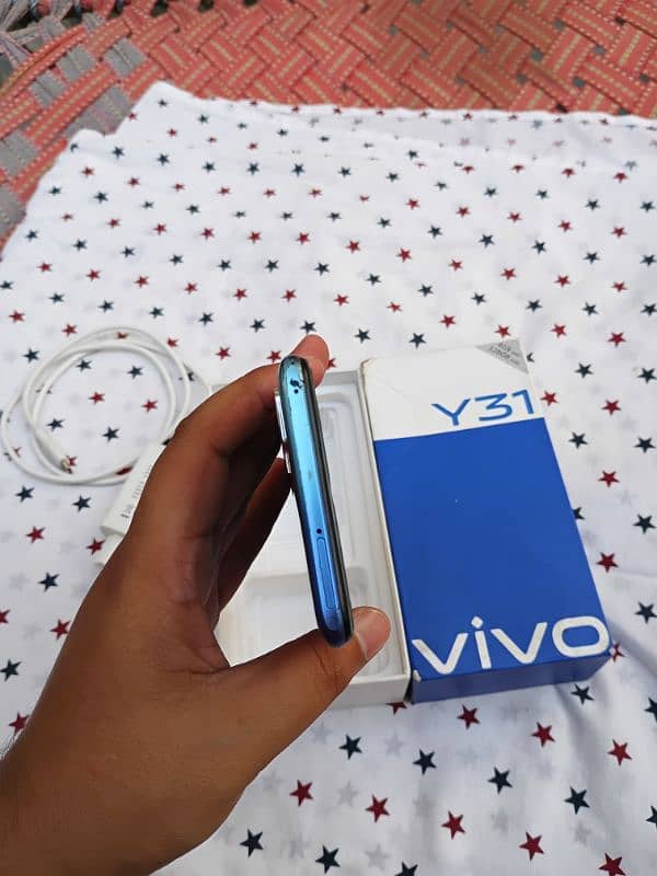 Vivo y31 4