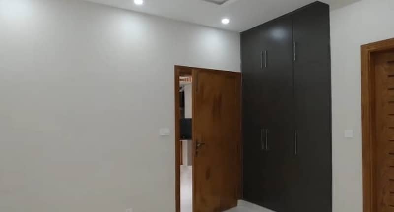 G-11/3 PHA C-Type Fully Renovated Tile Floor Flat For Sale 6