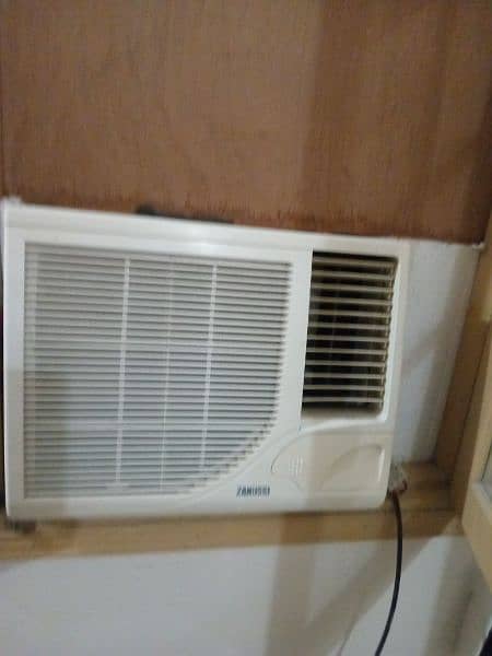 Selling 2 Window Ac in good Condition 3