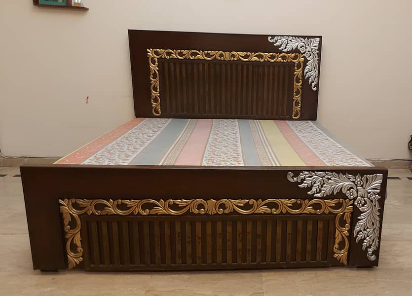 bed set / king size bed / wooden bed / bed with mattress 0