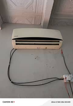 Kenwood 1 Ton  ac Urgent Sale