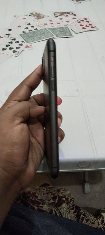 Iphone 11 10/10 condition Battery health 100 1