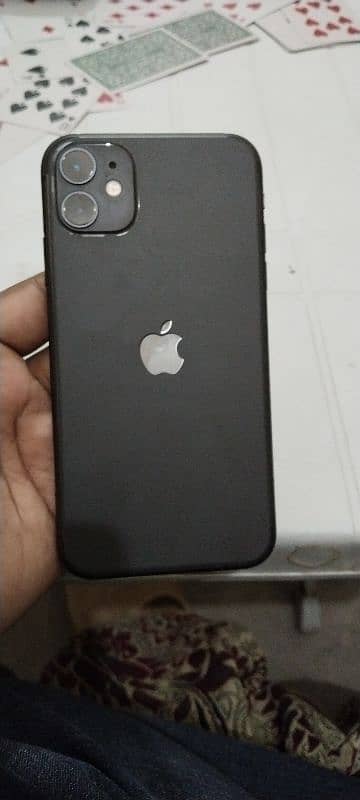 Iphone 11 10/10 condition Battery health 100 2