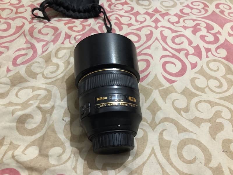 Nikon85mm1.4g All Ok One hand used Sharp lens 0