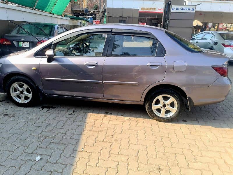 Honda City Vario 2007 faimly use car koi kam nai 5 tyre barand new 7