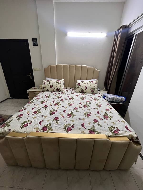 A Bed Set with Chairs Set 1