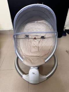 Mothercare Baby Auto swinger-3 in 1 multifunctional bassinet sand grey