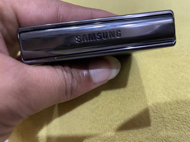 samsung flip 4 9