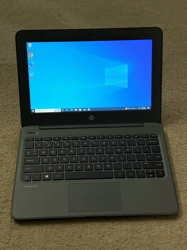 Hp G4ee stream 11pro Laptop window 10pro 4/64gb 1