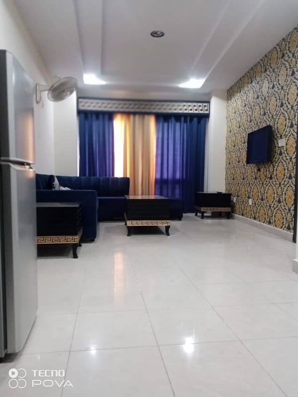 Par Day short time One BeD Room apartment Available for rent in Bahria town phase 4 and 6 empire Heights 2 Family apartment 5