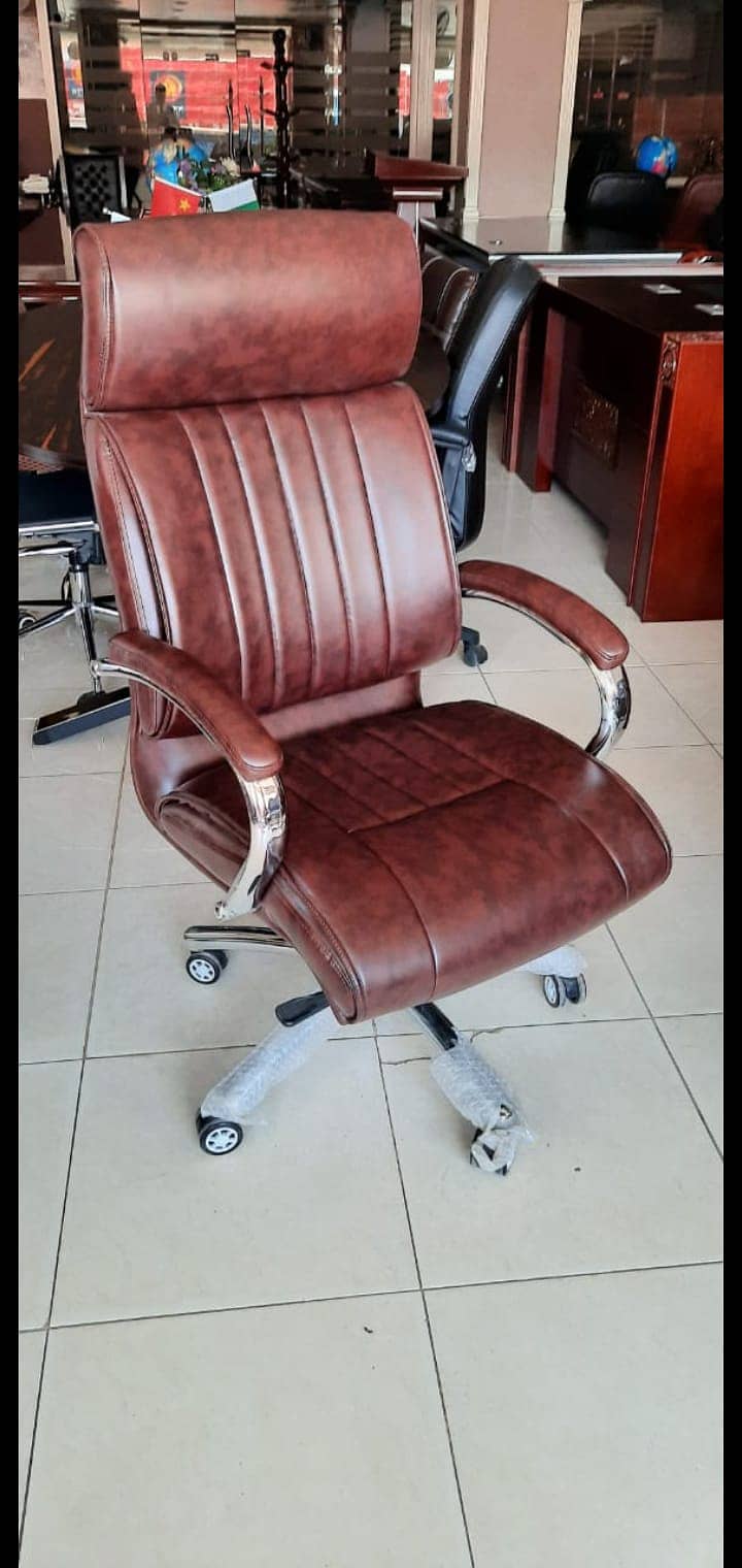 Gaming and Office chairs in whole sell rates quantity available 7