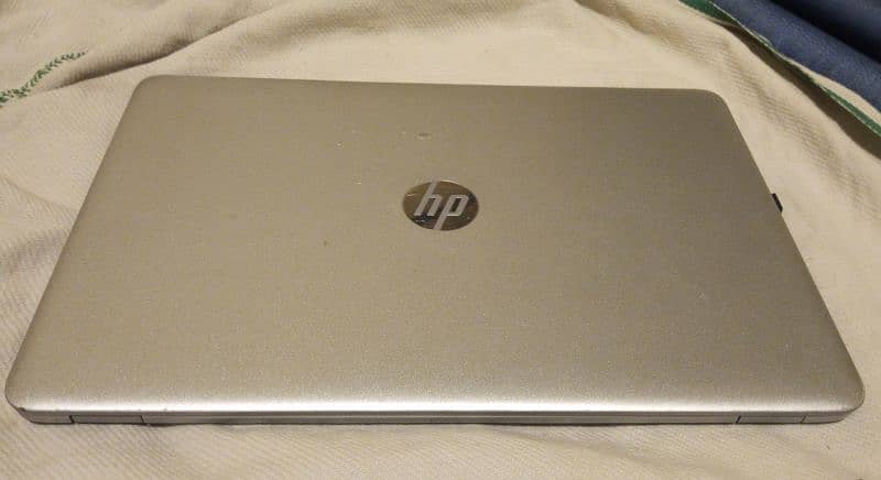 HP Elitebook 840 G3 - 15.6 Inch Display Intel Core i5 6th generation 1