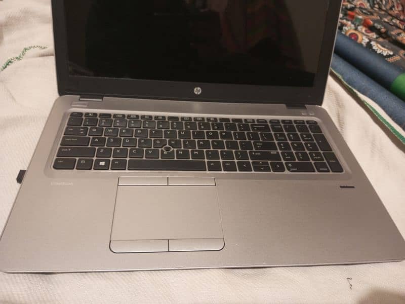 HP Elitebook 840 G3 - 15.6 Inch Display Intel Core i5 6th generation 3