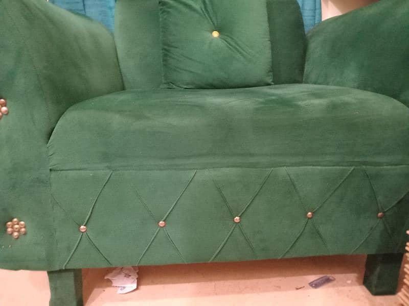 new sofa onlyv1 month buy with 6 pillow three seater bigger we  3pics 1