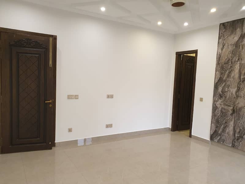 One Kanal Non-Furnished Brand New Upper Portion Available For Rent In Bahria Town, Lahore. 12