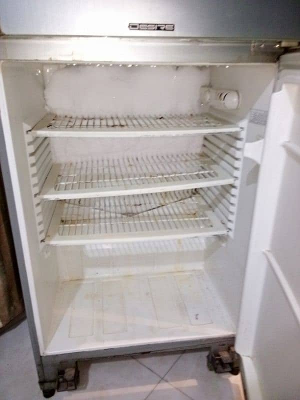 selling fridge pel full size 2