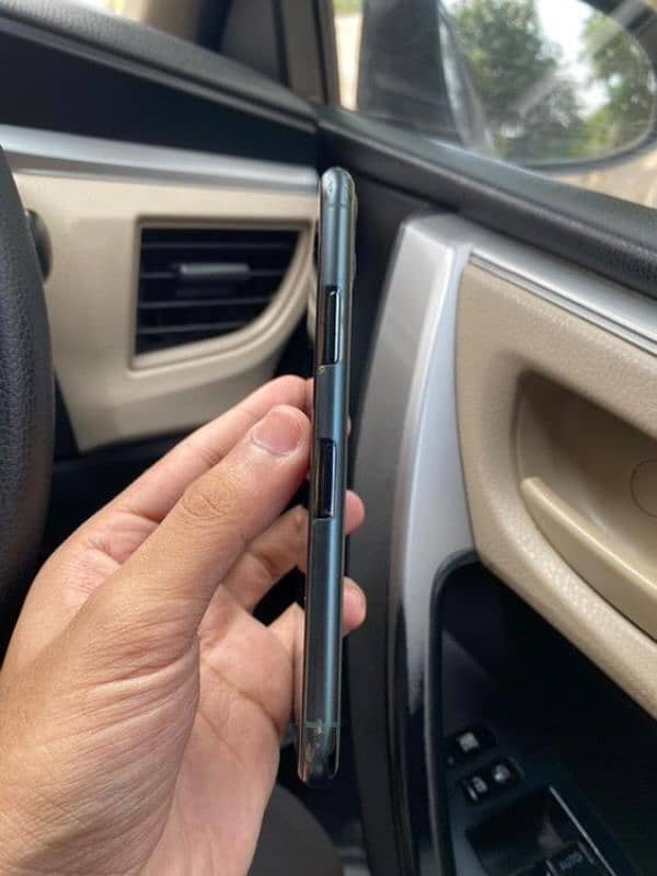 iPhone 11 pro 256gb back crack non pta only phone urgent sale 3