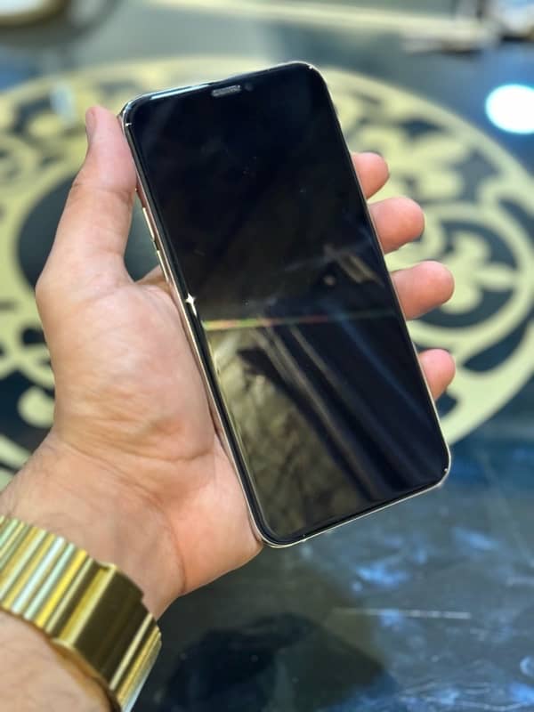 iPhone 11 Pro 256GB PTA Approved 10/10 5