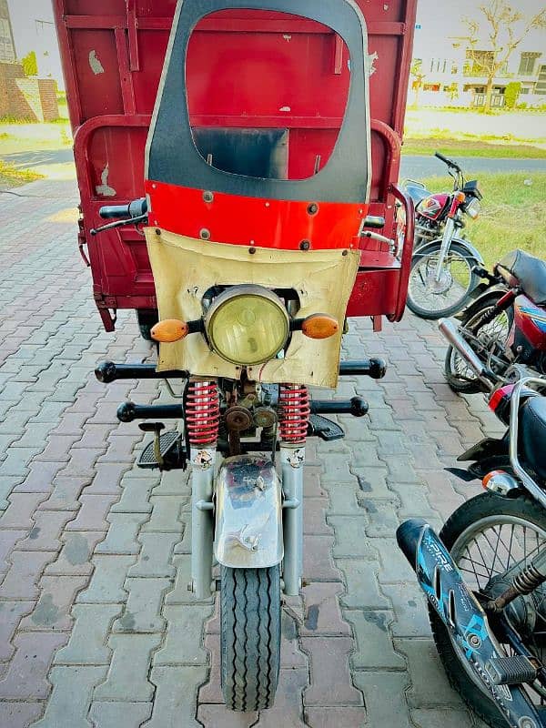 qingqi 150CC loader rikshaw very good condition 2