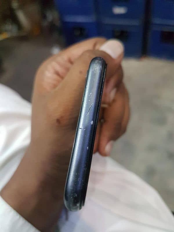 iphone 8 pta approved 10/8 back camera issue h 1