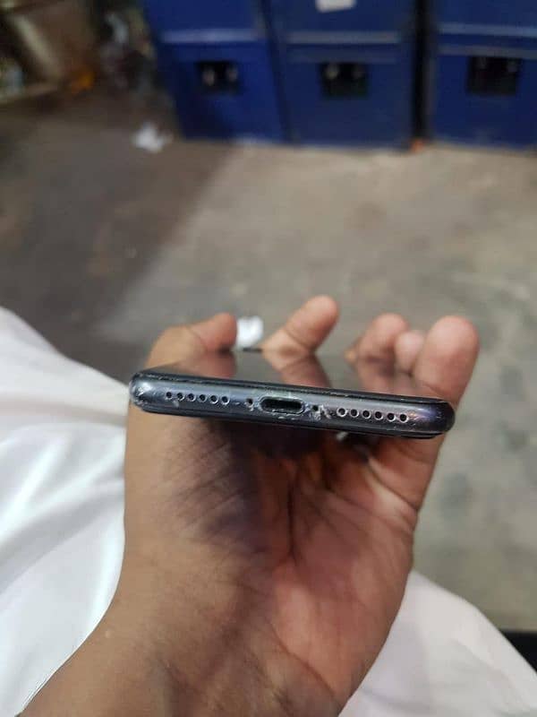 iphone 8 pta approved 10/8 back camera issue h 3