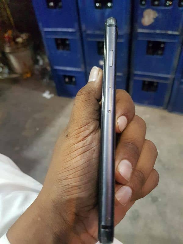 iphone 8 pta approved 10/8 back camera issue h 5