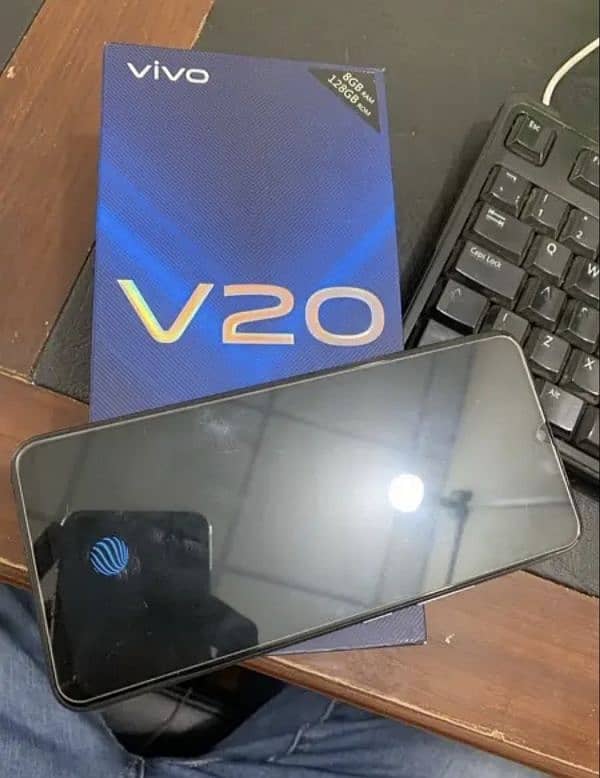 v20 for sale exchange possible ( back camera pic blur bnata) 7