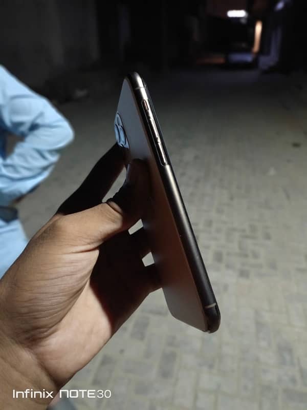 Iphone 11 Pro PTA Approved 11