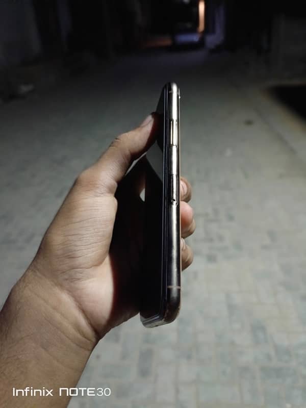 Iphone 11 Pro PTA Approved 12