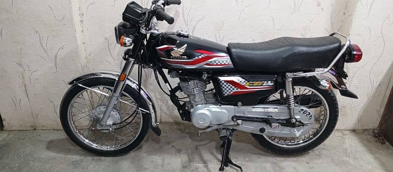 Honda CG 125 model 2024 First owner Karachi num 2