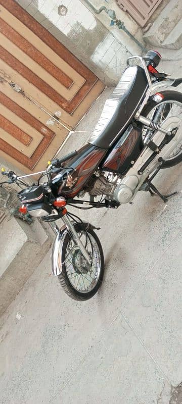 Honda 125 2022 model black! contact:03237714095. 2