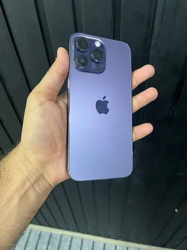 iphone 14 pro max 
Deep purple 
 
Non pta 4