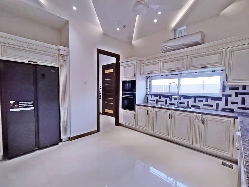 One Kanal Top Of Line Ultra Modern Bungalow Near Main Shabbir Sharif Road Top Location 4