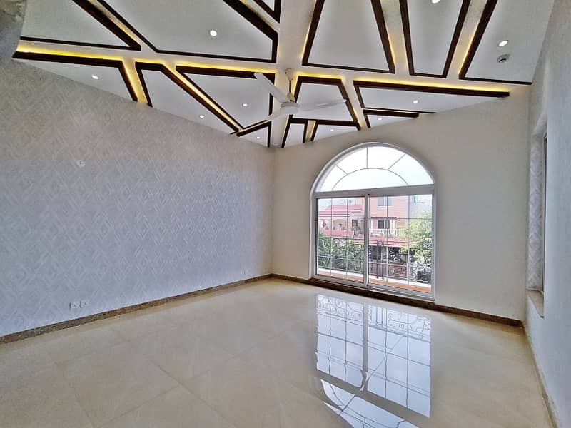 One Kanal Top Of Line Ultra Modern Bungalow Near Main Shabbir Sharif Road Top Location 18