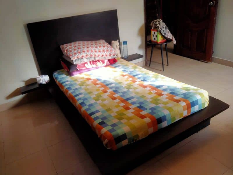 single bed with attached side tables 1