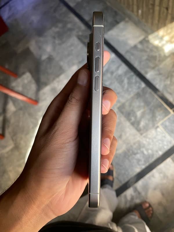 Iphone 15 ProMax jv Natural titanium 4