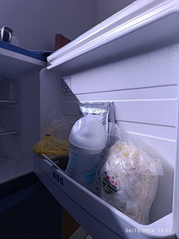 haire fridge best condition arjant sell 3