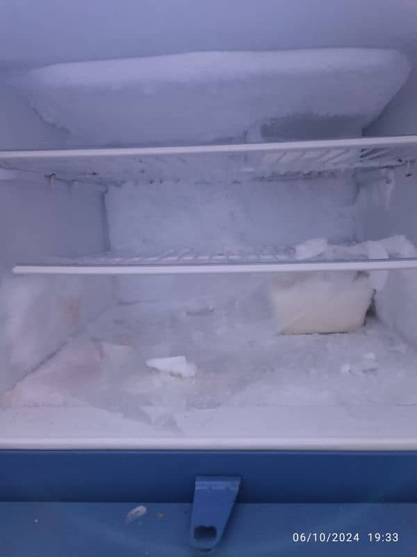 haire fridge best condition arjant sell 4