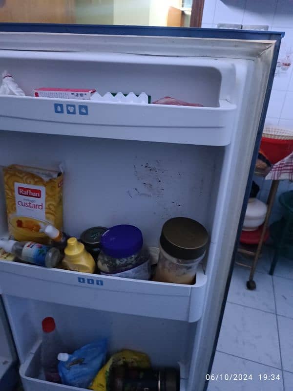 haire fridge best condition arjant sell 6