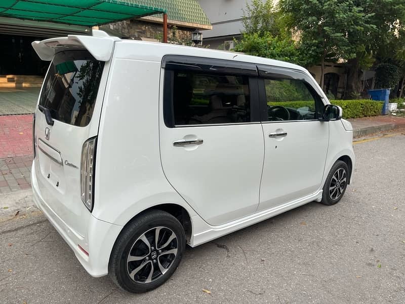 Honda N Wgn Custom 2022 Pearl White 2