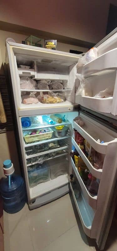 Dawlance fridge full size Geniun condition perfect running 1