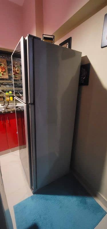 Dawlance fridge full size Geniun condition perfect running 2