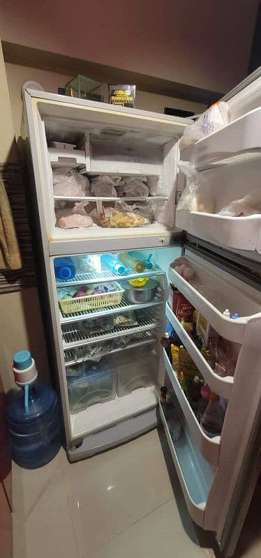 Dawlance fridge full size Geniun condition perfect running 4