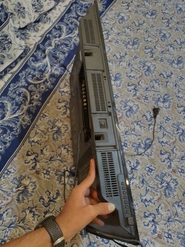 LCD 32inch bilkul new condition Hy 9