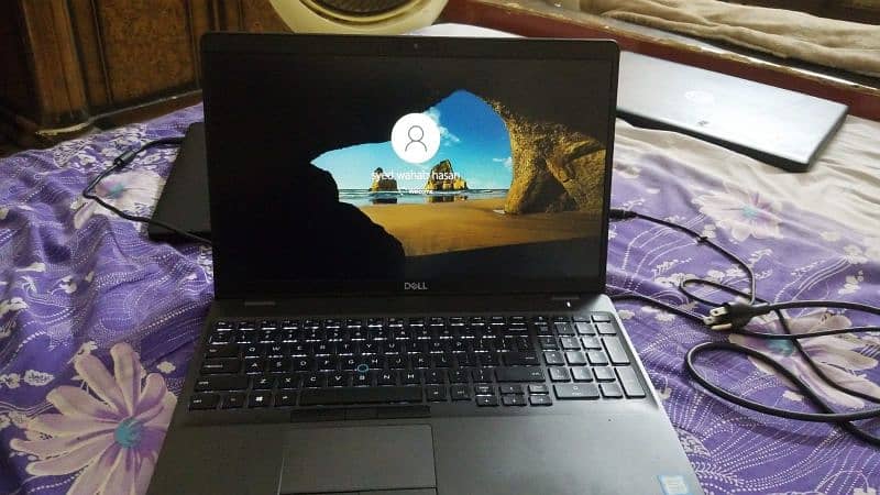 Dell latitude 5500 
i5 8th generation 
256 SSD 8 gb ram 1