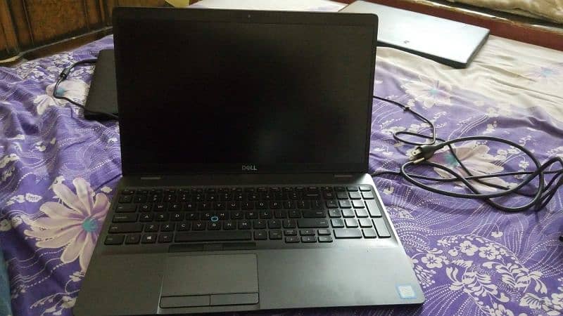 Dell latitude 5500 
i5 8th generation 
256 SSD 8 gb ram 2