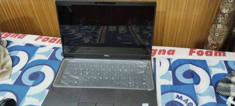 Dell latitude 7400 in good condition. 1