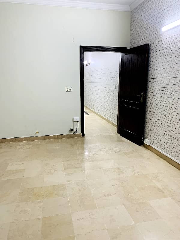 F-11 Markaz Beautiful Luxury Fully Renovated 1 Bedroom Apartment Available For Sale Investors Rate 3