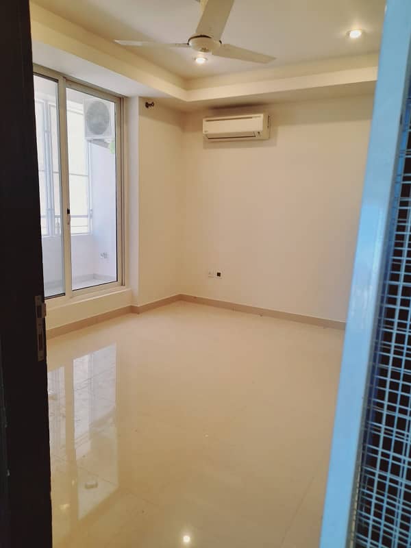 Executive Heights 2 Bed 2bath Tv Lounge Kitchen Car Parking Un-Furnished Apartment Available For Rent In F11 Markaz 3