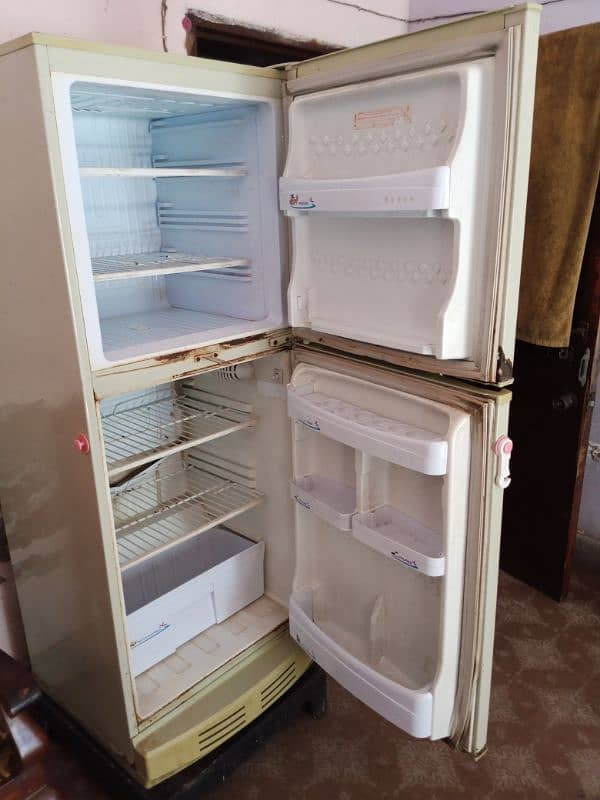 PEL Fridge (Refrigerator) Medium size with Jumbo Freezer 6